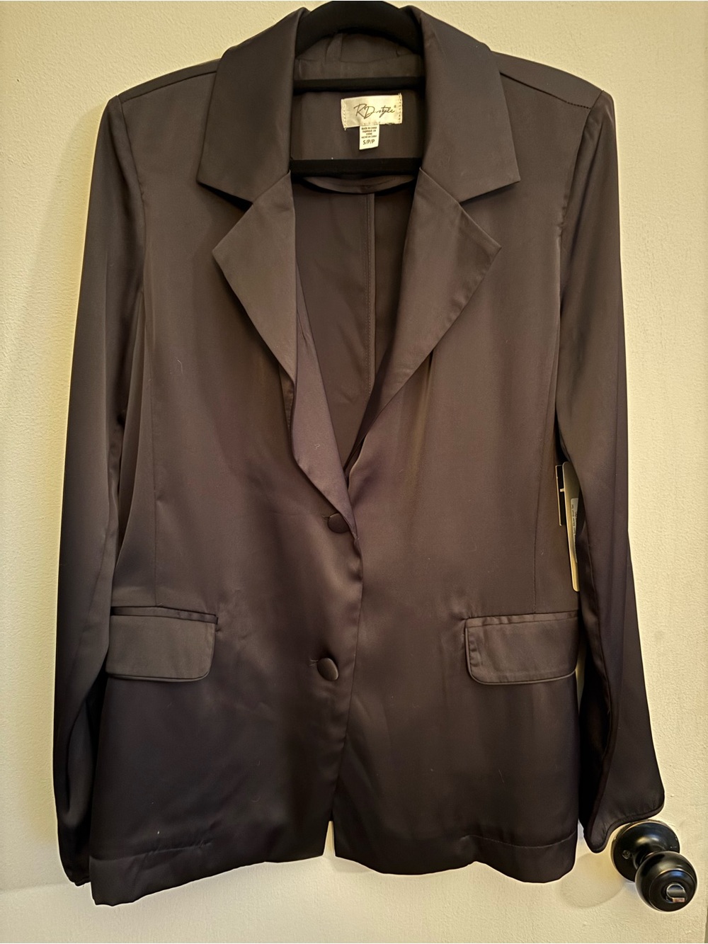 RD Style Black Satin Notch-Lapel Blazer With Shorts